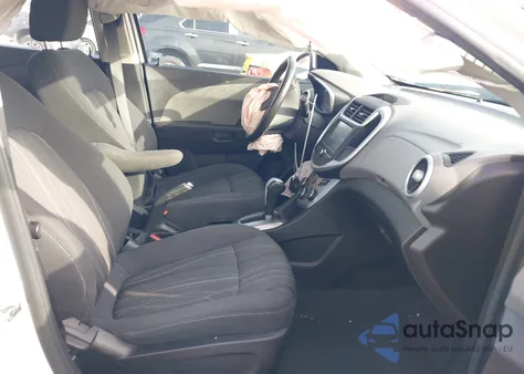 2017 Chevrolet Sonic Lt Auto из США, поврежденный, VIN 1G1JD5SB5H4137193